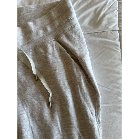 Lululemon Warm Down Jogger Size 4 Soft Touch Heathered Core Ultra Light Grey EUC - Picture 6 of 12